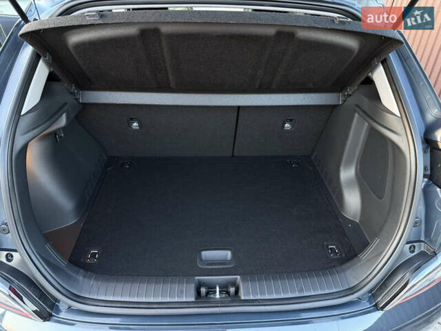 Сірий Хендай Kona Electric, об'ємом двигуна 0 л та пробігом 41 тис. км за 18650 $, фото 20 на Automoto.ua