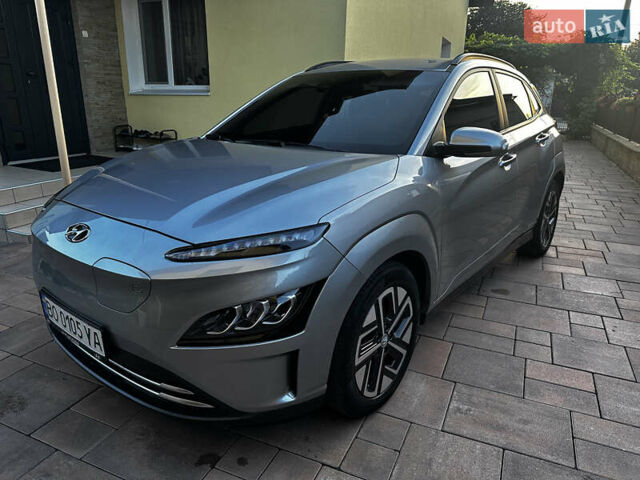Серый Хендай Kona Electric, объемом двигателя 0 л и пробегом 55 тыс. км за 23500 $, фото 1 на Automoto.ua