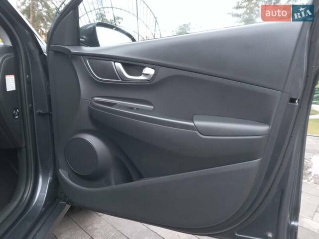 Сірий Хендай Kona Electric, об'ємом двигуна 0 л та пробігом 59 тис. км за 16890 $, фото 36 на Automoto.ua