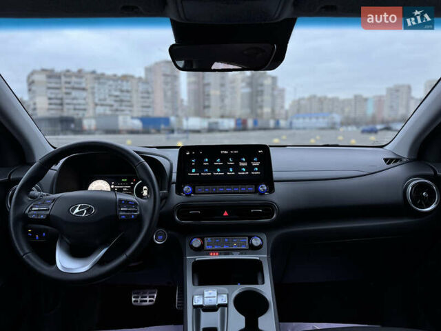 Сірий Хендай Kona Electric, об'ємом двигуна 0 л та пробігом 55 тис. км за 18500 $, фото 32 на Automoto.ua