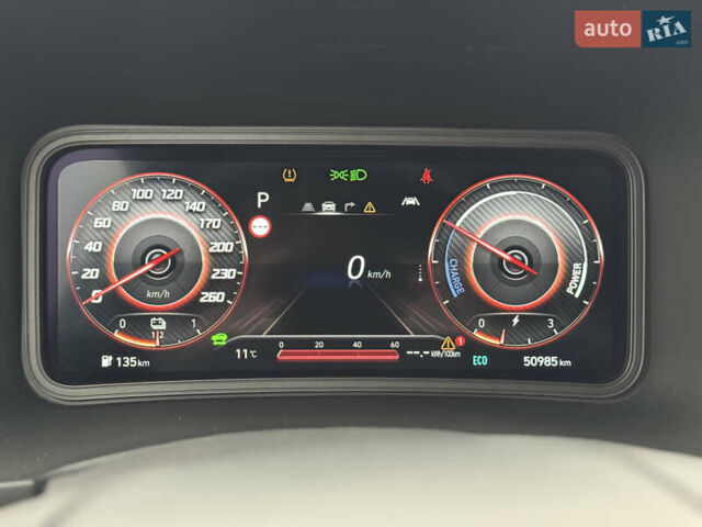 Серый Хендай Kona Electric, объемом двигателя 0 л и пробегом 50 тыс. км за 18500 $, фото 3 на Automoto.ua