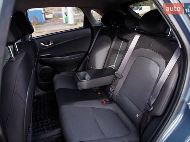 Серый Хендай Kona Electric, объемом двигателя 0 л и пробегом 46 тыс. км за 17950 $, фото 67 на Automoto.ua