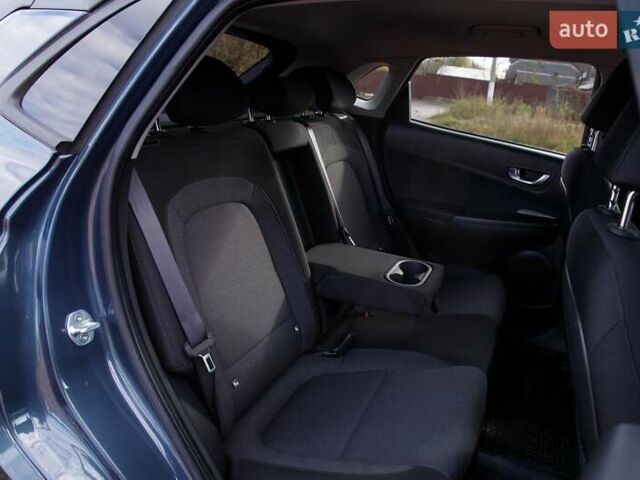 Серый Хендай Kona Electric, объемом двигателя 0 л и пробегом 46 тыс. км за 17950 $, фото 63 на Automoto.ua