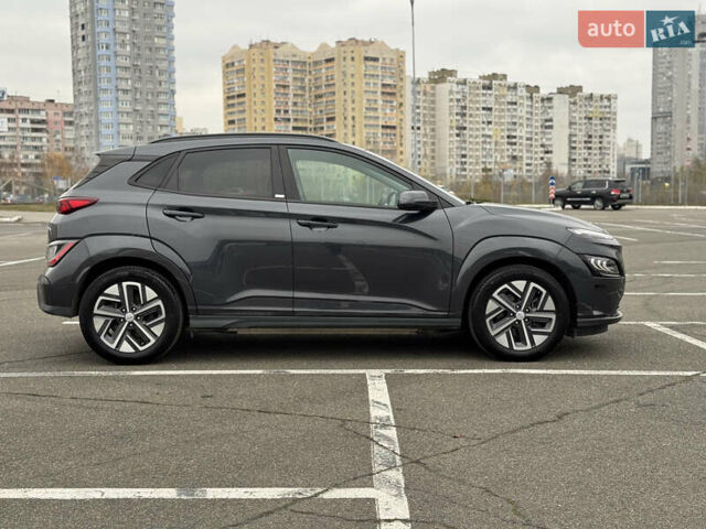 Серый Хендай Kona Electric, объемом двигателя 0 л и пробегом 50 тыс. км за 18500 $, фото 21 на Automoto.ua