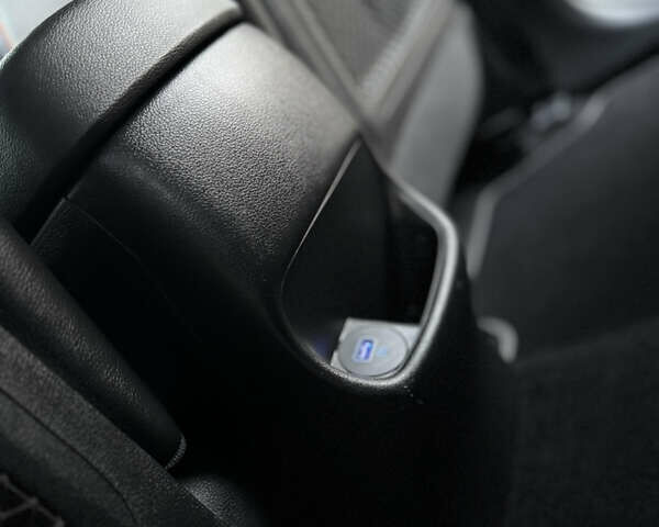 Сірий Хендай Kona Electric, об'ємом двигуна 0 л та пробігом 69 тис. км за 20700 $, фото 102 на Automoto.ua