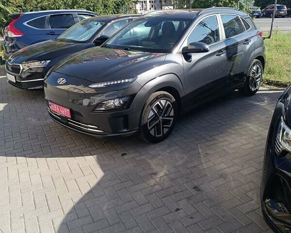 Серый Хендай Kona Electric, объемом двигателя 0 л и пробегом 62 тыс. км за 21200 $, фото 17 на Automoto.ua