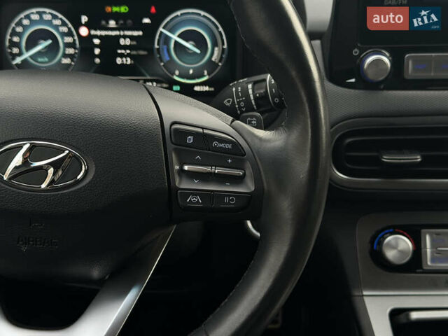 Сірий Хендай Kona Electric, об'ємом двигуна 0 л та пробігом 48 тис. км за 17500 $, фото 31 на Automoto.ua