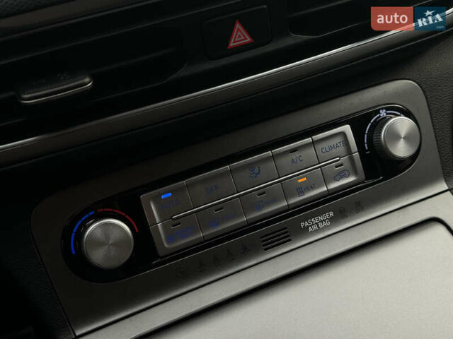 Сірий Хендай Kona Electric, об'ємом двигуна 0 л та пробігом 48 тис. км за 17500 $, фото 34 на Automoto.ua