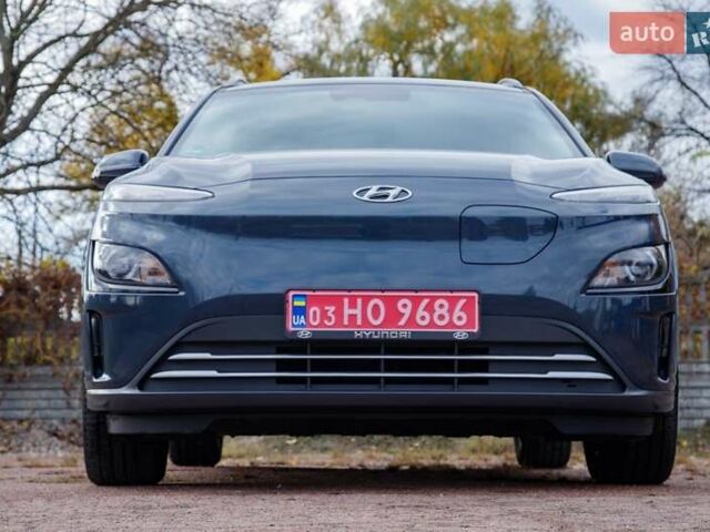 Серый Хендай Kona Electric, объемом двигателя 0 л и пробегом 46 тыс. км за 17950 $, фото 7 на Automoto.ua