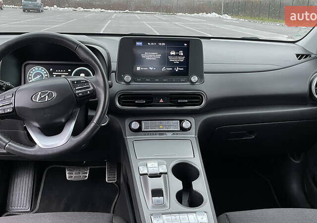 Сірий Хендай Kona Electric, об'ємом двигуна 0 л та пробігом 103 тис. км за 19700 $, фото 12 на Automoto.ua