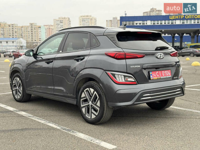 Серый Хендай Kona Electric, объемом двигателя 0 л и пробегом 50 тыс. км за 18500 $, фото 18 на Automoto.ua