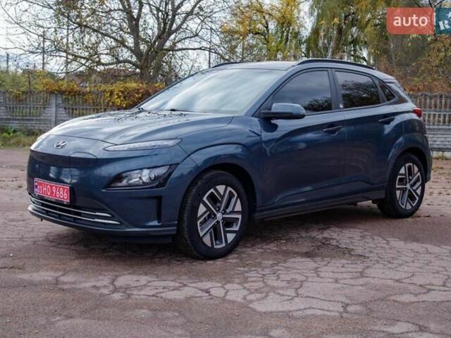 Серый Хендай Kona Electric, объемом двигателя 0 л и пробегом 46 тыс. км за 17950 $, фото 2 на Automoto.ua
