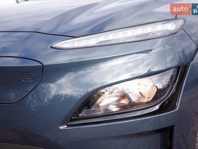 Серый Хендай Kona Electric, объемом двигателя 0 л и пробегом 46 тыс. км за 17950 $, фото 31 на Automoto.ua