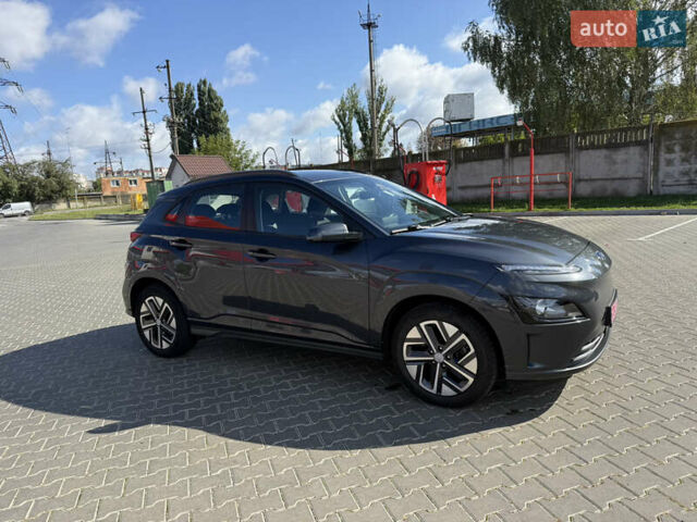 Сірий Хендай Kona Electric, об'ємом двигуна 0 л та пробігом 58 тис. км за 19300 $, фото 4 на Automoto.ua