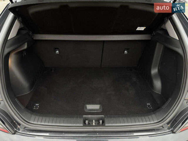 Серый Хендай Kona Electric, объемом двигателя 0 л и пробегом 50 тыс. км за 18500 $, фото 49 на Automoto.ua