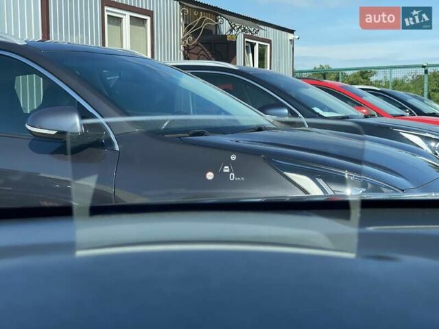 Серый Хендай Kona Electric, объемом двигателя 0 л и пробегом 115 тыс. км за 20600 $, фото 59 на Automoto.ua