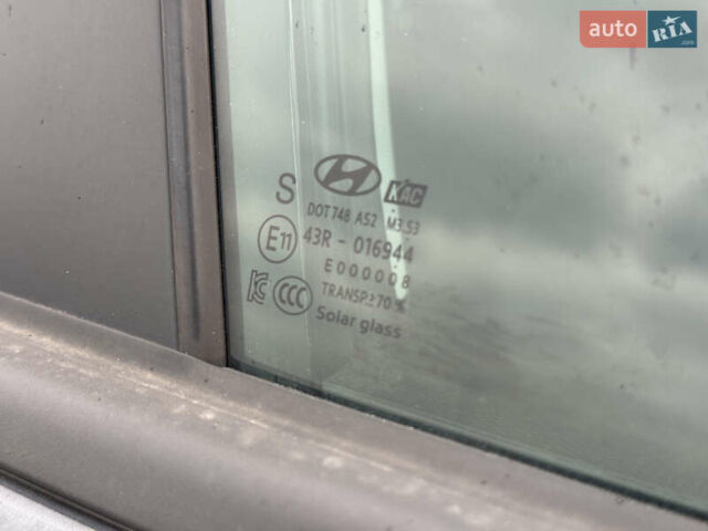 Серый Хендай Kona Electric, объемом двигателя 0 л и пробегом 50 тыс. км за 18500 $, фото 67 на Automoto.ua