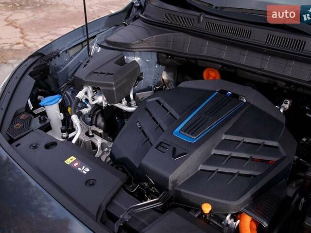 Серый Хендай Kona Electric, объемом двигателя 0 л и пробегом 46 тыс. км за 17950 $, фото 26 на Automoto.ua