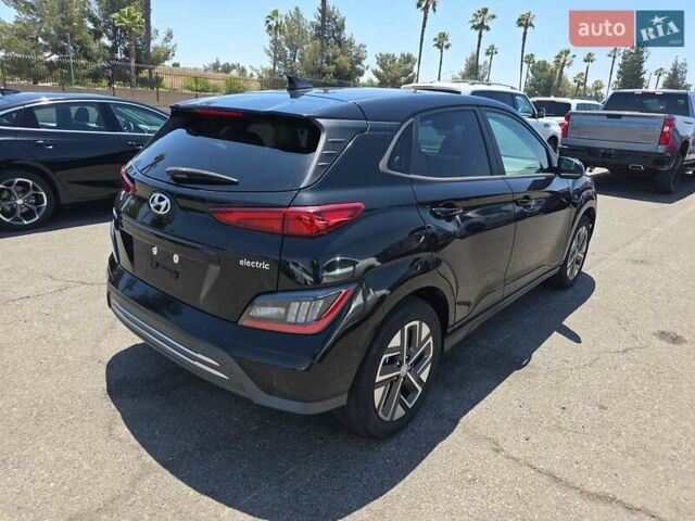 Серый Хендай Kona Electric, объемом двигателя 0 л и пробегом 31 тыс. км за 15000 $, фото 3 на Automoto.ua