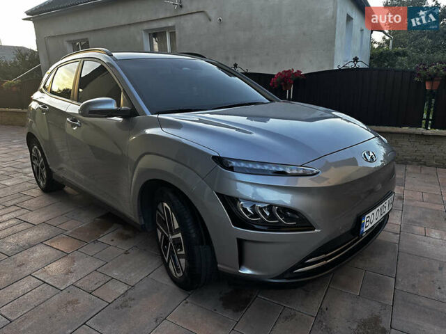 Серый Хендай Kona Electric, объемом двигателя 0 л и пробегом 55 тыс. км за 23500 $, фото 8 на Automoto.ua