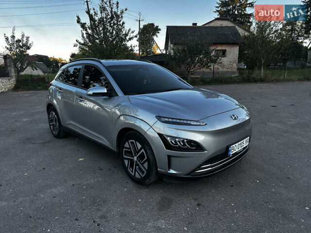 Серый Хендай Kona Electric, объемом двигателя 0 л и пробегом 55 тыс. км за 22000 $, фото 2 на Automoto.ua