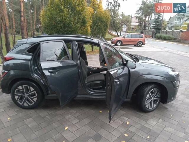 Сірий Хендай Kona Electric, об'ємом двигуна 0 л та пробігом 59 тис. км за 16890 $, фото 24 на Automoto.ua