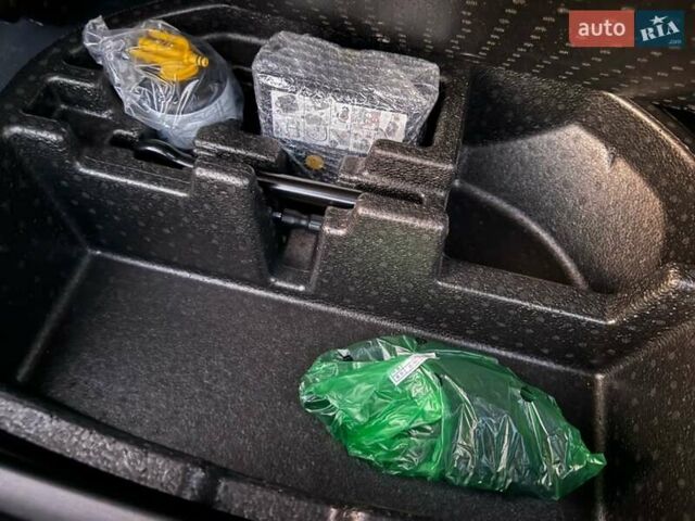 Серый Хендай Kona Electric, объемом двигателя 0 л и пробегом 36 тыс. км за 16999 $, фото 25 на Automoto.ua