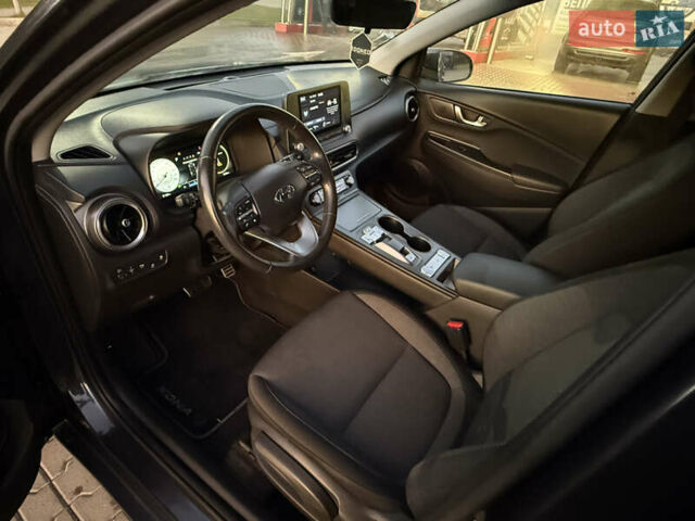Серый Хендай Kona Electric, объемом двигателя 0 л и пробегом 36 тыс. км за 16999 $, фото 16 на Automoto.ua