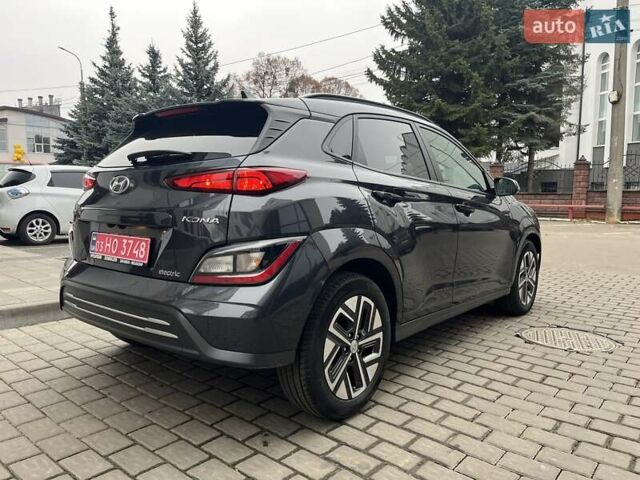 Серый Хендай Kona Electric, объемом двигателя 0 л и пробегом 20 тыс. км за 17500 $, фото 5 на Automoto.ua
