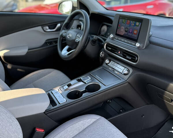 Серый Хендай Kona Electric, объемом двигателя 0 л и пробегом 66 тыс. км за 21500 $, фото 12 на Automoto.ua
