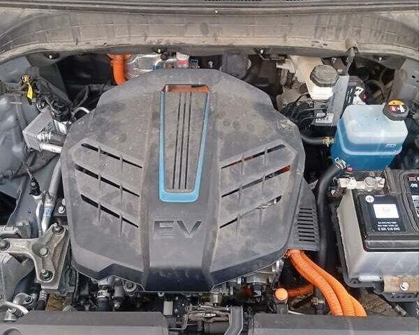 Серый Хендай Kona Electric, объемом двигателя 0 л и пробегом 76 тыс. км за 16000 $, фото 12 на Automoto.ua