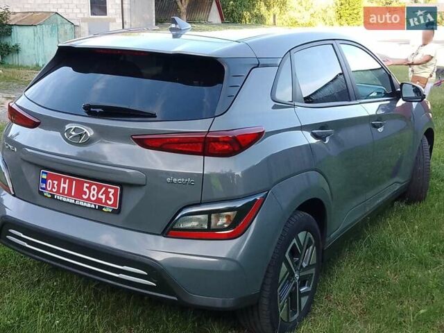 Серый Хендай Kona Electric, объемом двигателя 0 л и пробегом 71 тыс. км за 18500 $, фото 7 на Automoto.ua