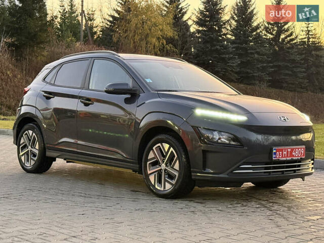 Серый Хендай Kona Electric, объемом двигателя 0 л и пробегом 36 тыс. км за 16999 $, фото 4 на Automoto.ua