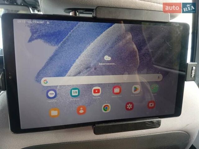 Серый Хендай Kona Electric, объемом двигателя 0 л и пробегом 76 тыс. км за 16000 $, фото 6 на Automoto.ua