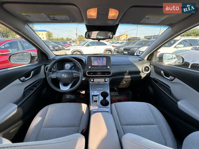 Серый Хендай Kona Electric, объемом двигателя 0 л и пробегом 66 тыс. км за 21500 $, фото 14 на Automoto.ua