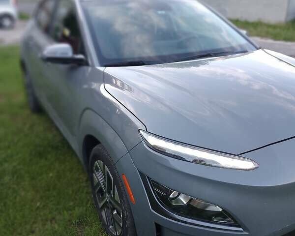 Серый Хендай Kona Electric, объемом двигателя 0 л и пробегом 71 тыс. км за 18500 $, фото 24 на Automoto.ua