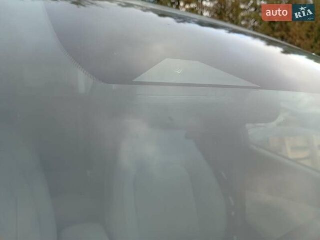 Серый Хендай Kona Electric, объемом двигателя 0 л и пробегом 76 тыс. км за 16000 $, фото 10 на Automoto.ua