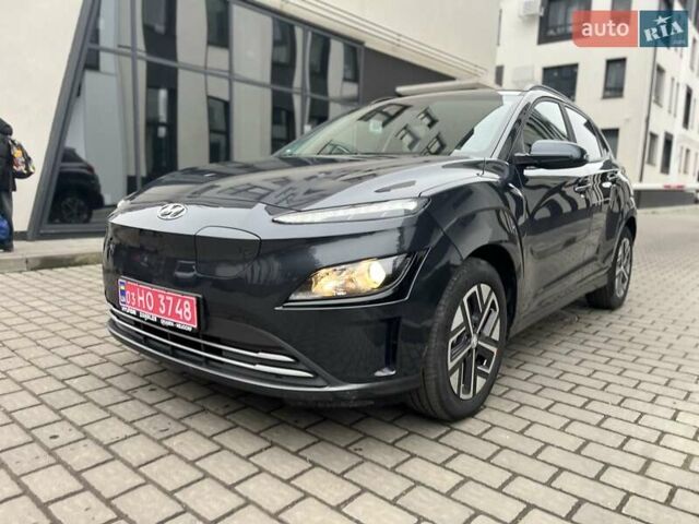 Серый Хендай Kona Electric, объемом двигателя 0 л и пробегом 20 тыс. км за 17500 $, фото 1 на Automoto.ua