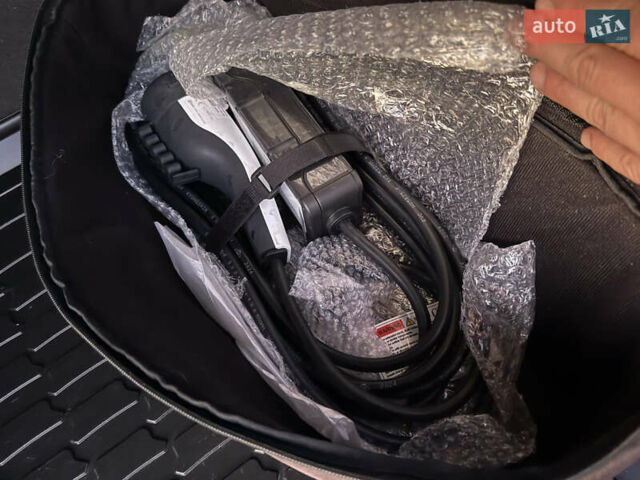 Серый Хендай Kona Electric, объемом двигателя 0 л и пробегом 36 тыс. км за 16999 $, фото 23 на Automoto.ua