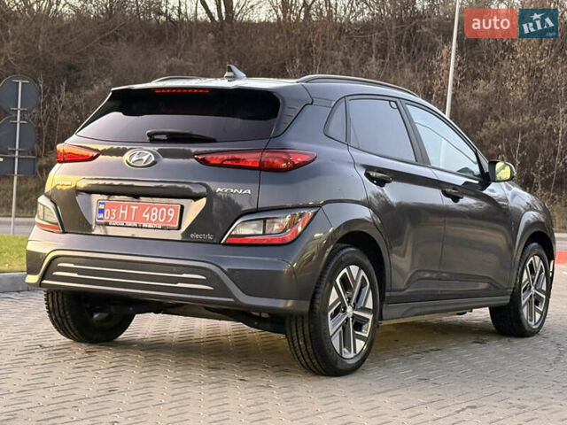 Серый Хендай Kona Electric, объемом двигателя 0 л и пробегом 36 тыс. км за 16999 $, фото 1 на Automoto.ua