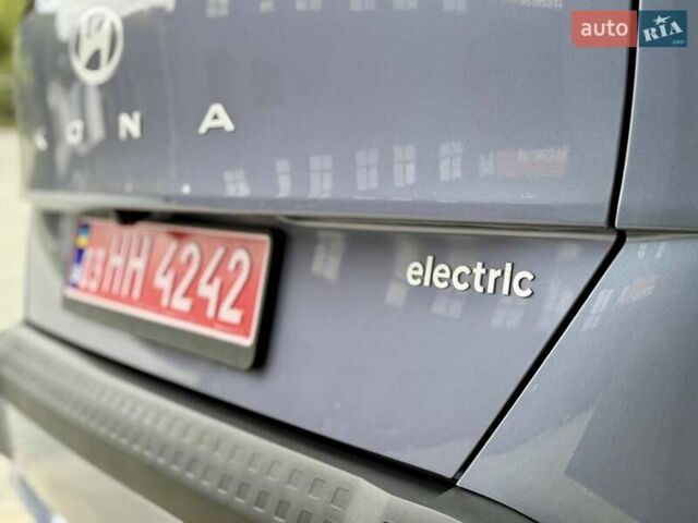 Серый Хендай Kona Electric, объемом двигателя 0 л и пробегом 4 тыс. км за 24999 $, фото 23 на Automoto.ua
