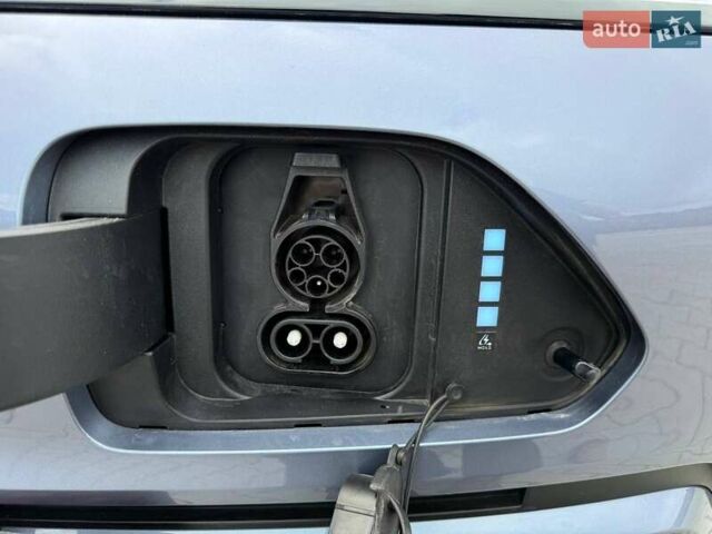 Серый Хендай Kona Electric, объемом двигателя 0 л и пробегом 4 тыс. км за 24999 $, фото 32 на Automoto.ua