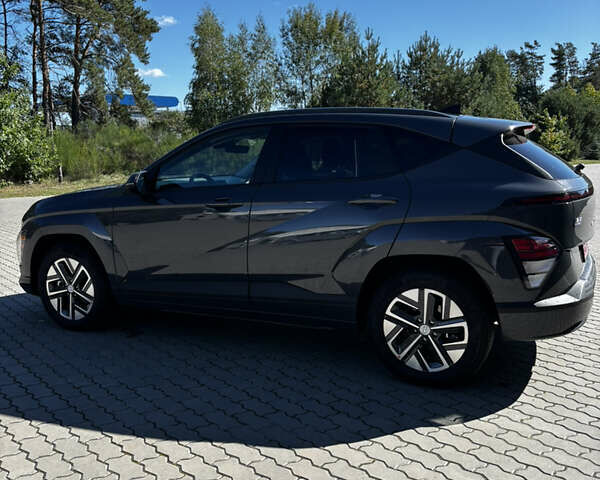 Серый Хендай Kona Electric, объемом двигателя 0 л и пробегом 28 тыс. км за 22900 $, фото 9 на Automoto.ua