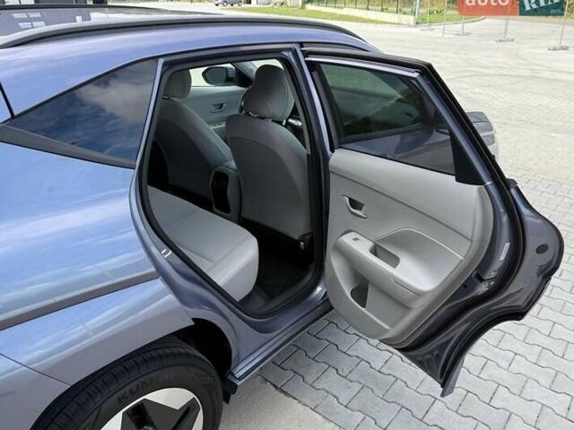 Серый Хендай Kona Electric, объемом двигателя 0 л и пробегом 4 тыс. км за 24999 $, фото 67 на Automoto.ua