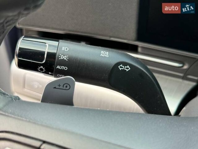 Серый Хендай Kona Electric, объемом двигателя 0 л и пробегом 4 тыс. км за 24999 $, фото 122 на Automoto.ua