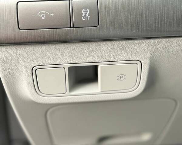 Серый Хендай Kona Electric, объемом двигателя 0 л и пробегом 4 тыс. км за 24999 $, фото 117 на Automoto.ua
