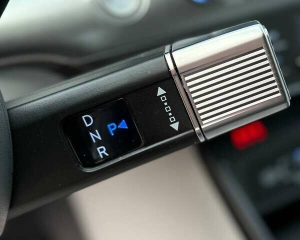 Серый Хендай Kona Electric, объемом двигателя 0 л и пробегом 4 тыс. км за 24999 $, фото 118 на Automoto.ua