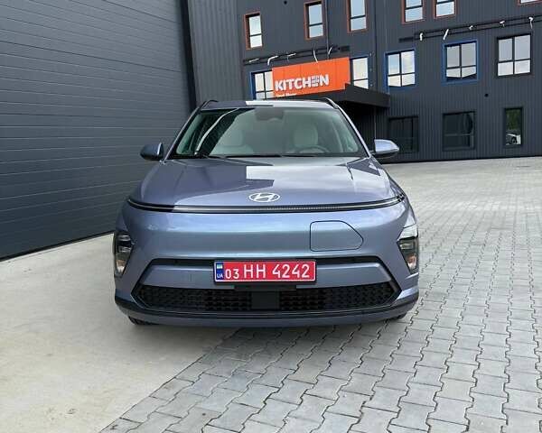 Серый Хендай Kona Electric, объемом двигателя 0 л и пробегом 4 тыс. км за 24999 $, фото 20 на Automoto.ua