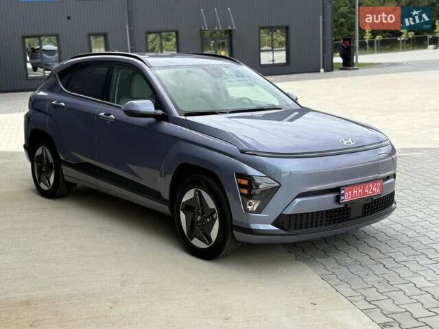 Серый Хендай Kona Electric, объемом двигателя 0 л и пробегом 4 тыс. км за 24999 $, фото 1 на Automoto.ua