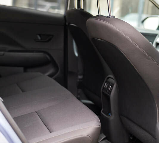 Серый Хендай Kona Electric, объемом двигателя 0 л и пробегом 25 тыс. км за 22700 $, фото 28 на Automoto.ua